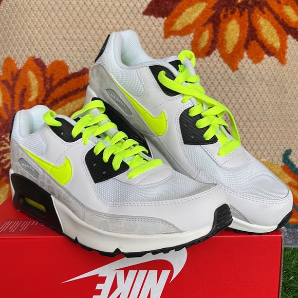 Nike Air Max 90 LTR Leather White Volt WMNS White/Volt-Black-Pure Platinum - Picture 6 of 16